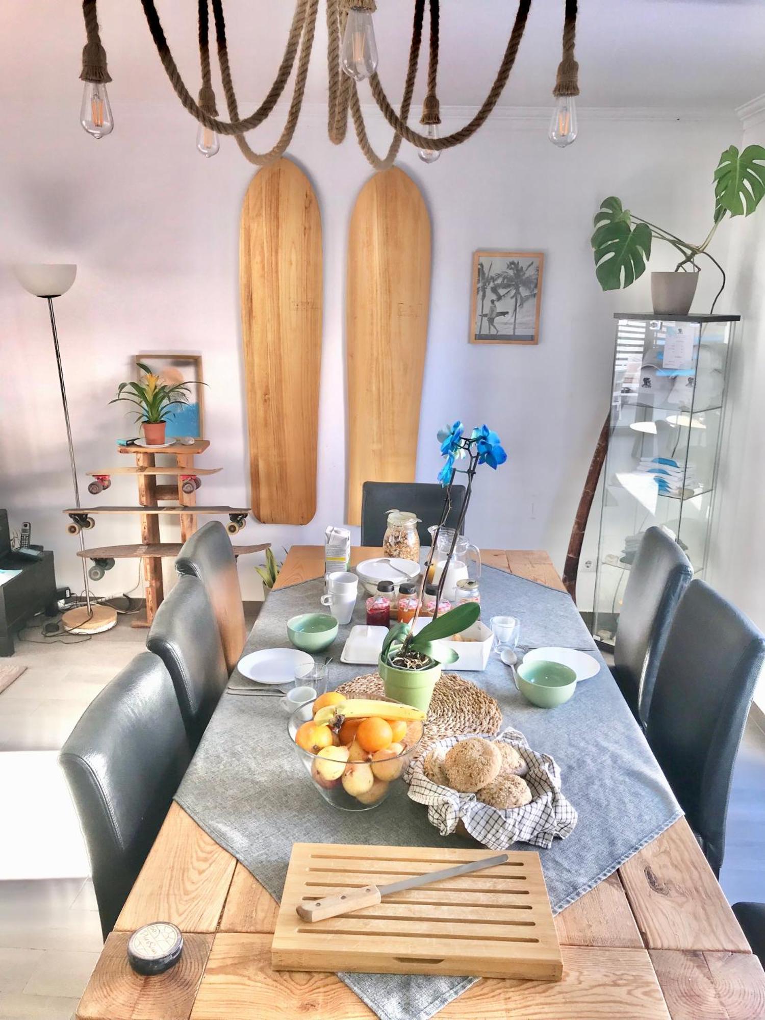 Surfness Lodge 발리알 외부 사진
