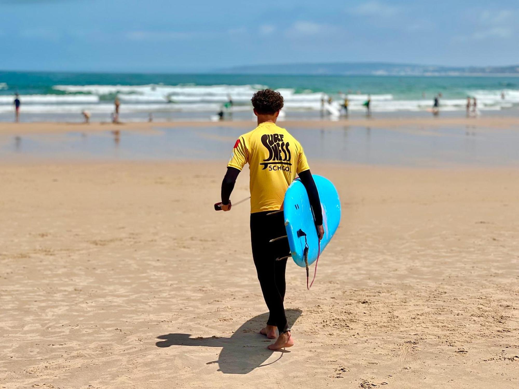 Surfness Lodge 발리알 외부 사진